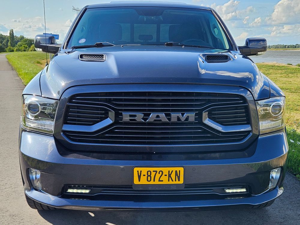 Dodge Ram 1500 5.7 V8