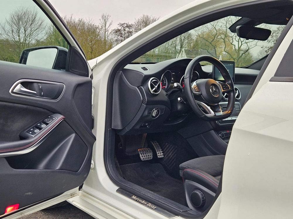 Mercedes-Benz A-klasse 180 AMG Night Edition Plus | NL Auto | Facelift