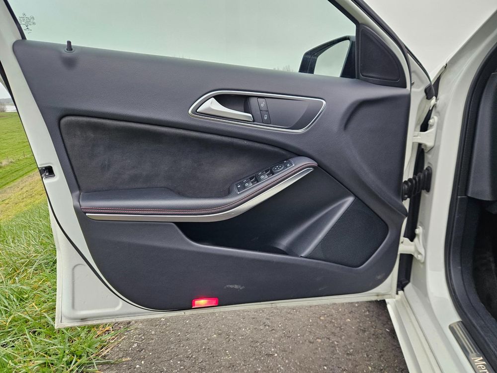 Mercedes-Benz A-klasse 180 AMG Night Edition Plus | NL Auto | Facelift