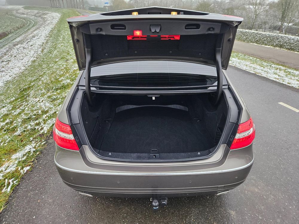 Mercedes-Benz E-klasse 300 CDI Avantgarde | Dealer Onderhouden