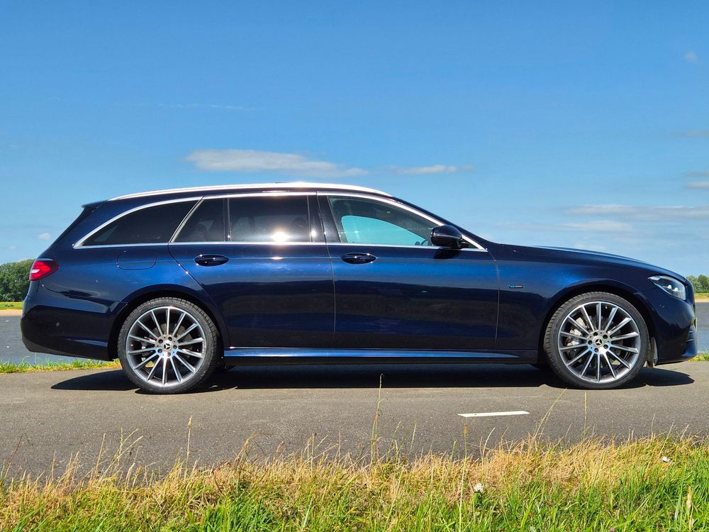 Mercedes-Benz E-klasse Estate 300 e AMG Line | Pano | ACC