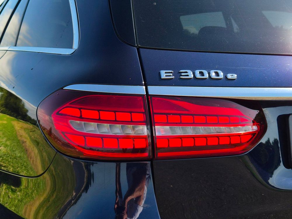 Mercedes-Benz E-klasse Estate 300 e AMG Line | Pano | ACC