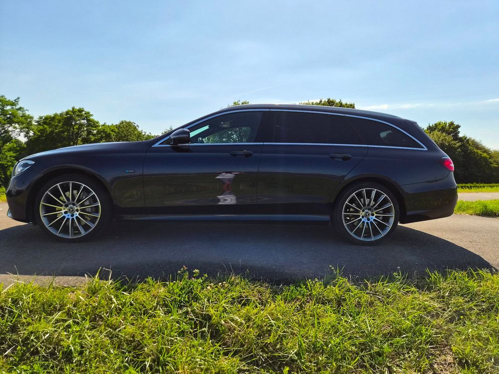 Mercedes-Benz E-klasse Estate 300 e AMG Line | Pano | ACC