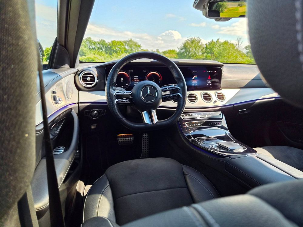 Mercedes-Benz E-klasse Estate 300 e AMG Line | Pano | ACC