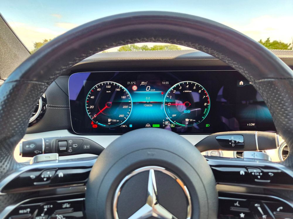 Mercedes-Benz E-klasse Estate 300 e AMG Line | Pano | ACC