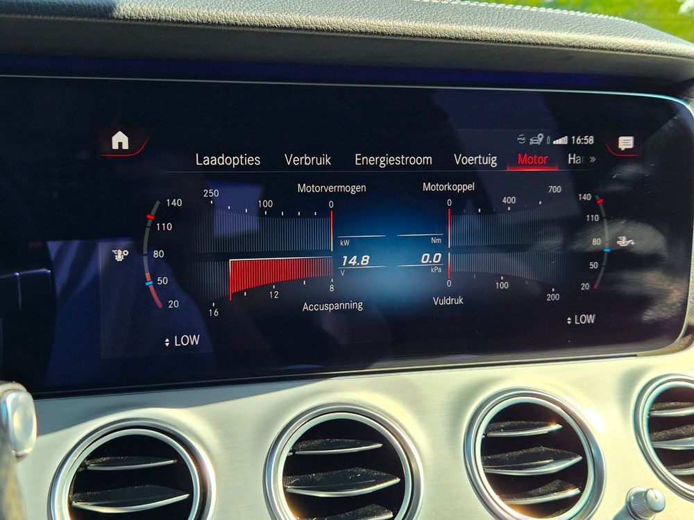 Mercedes-Benz E-klasse Estate 300 e AMG Line | Pano | ACC