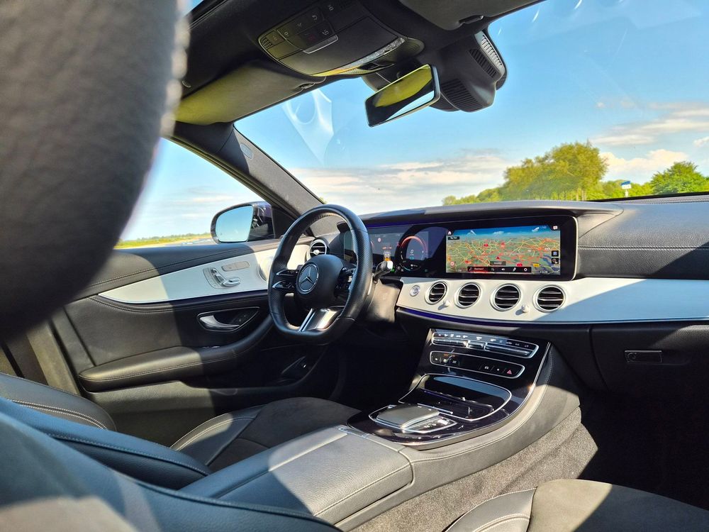 Mercedes-Benz E-klasse Estate 300 e AMG Line | Pano | ACC