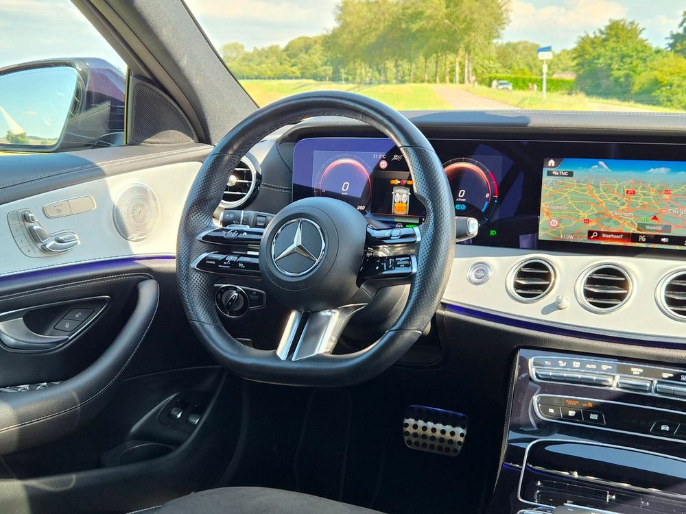 Mercedes-Benz E-klasse Estate 300 e AMG Line | Pano | ACC