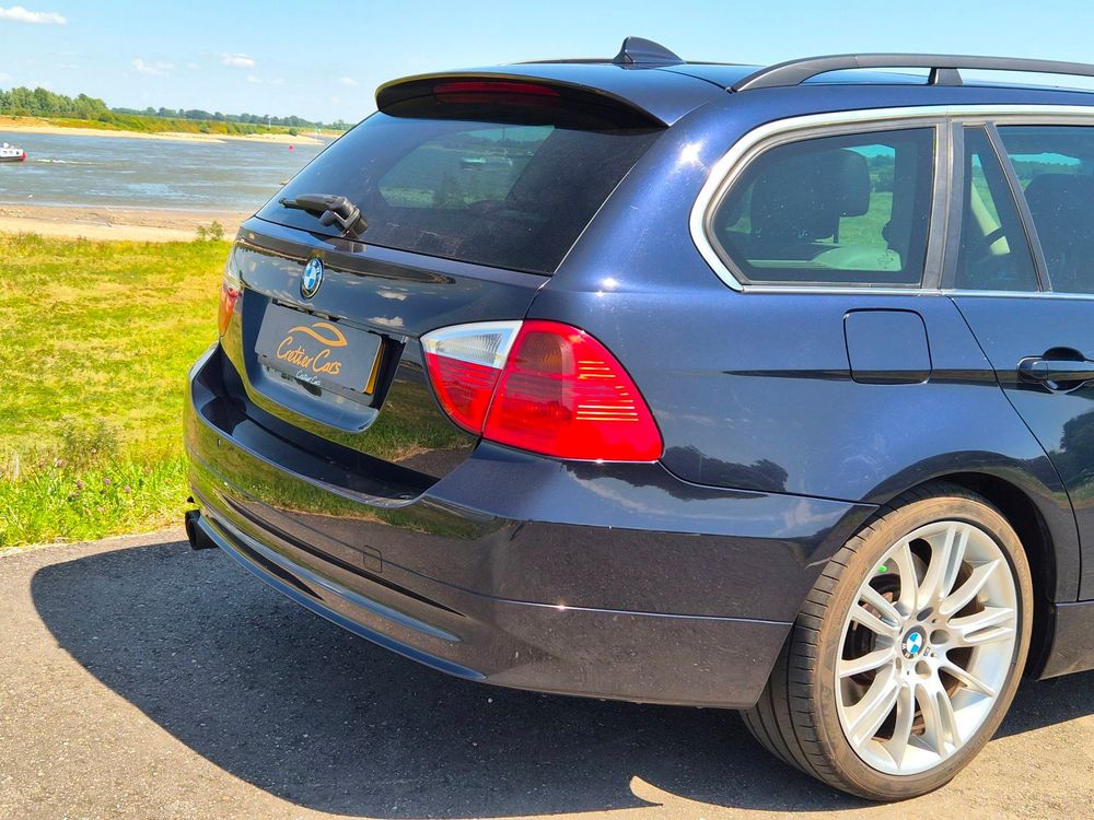 BMW 3-serie Touring 330i M | Inruilkoopje! | Two-Tone Leder