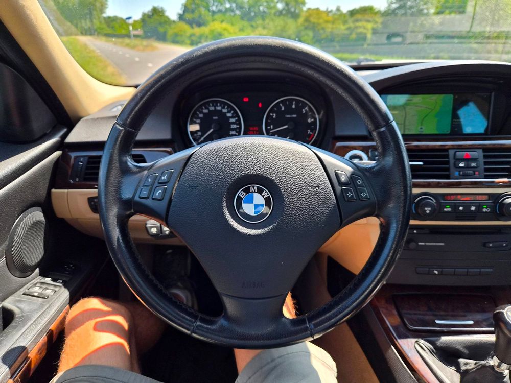 BMW 3-serie Touring 330i M | Inruilkoopje! | Two-Tone Leder