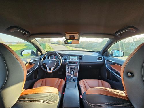 Volvo S60 2.0 T5 Summum | NL Auto | Ember Black Pearl